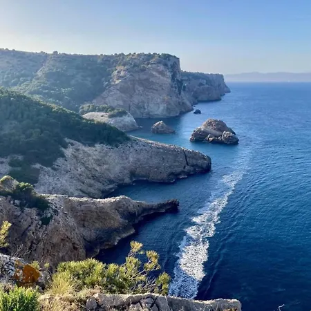 In Costa Brava Near Sandy 公寓